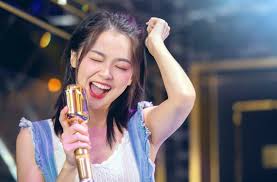 频繁的保持微笑会放大你的魅力值