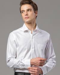 白色衬衫解开前两颗扣子.jpg 白色衬衫解开前两颗扣子.jpg